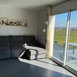 Maison De Plain Pied A Villa Certines