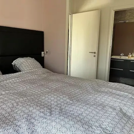 Maison De Plain Pied * Certines